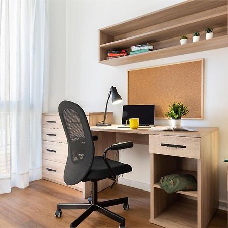 Micampus Armendariz Student Residence Севиля Екстериор снимка