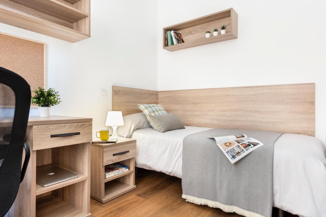 Micampus Armendariz Student Residence Севиля Екстериор снимка